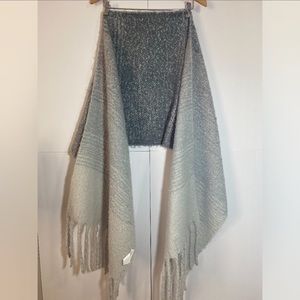 Mer Sea & Co. Cozy‎ Scarf Gray Ombre Fringes